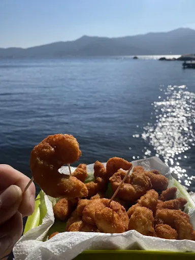 Camarão da Ilha no Toca da Lontra, bar de frutos do mar na Lagoa da Conceição